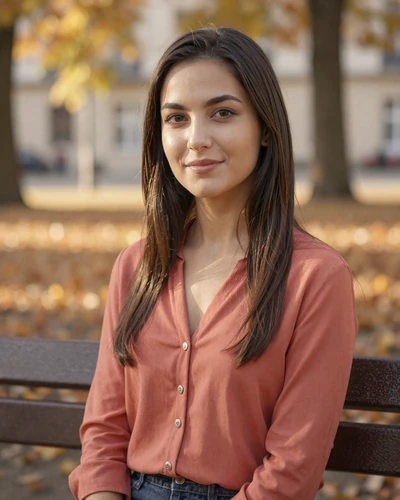 Fatima, a family-focused Bosnian woman from Tuzla open to new connections